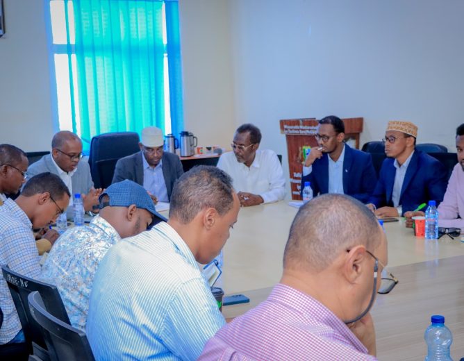 WASAARADAHA WAXBARASHADA, XANAANADA XOOLAHA IYO BEERAHA PUNTLAND OO KA ARRINSADAY HORUMARINTA AQOONTA IYO XIRFADAHA ARDAYDA EE WAXSOOSAARKA.